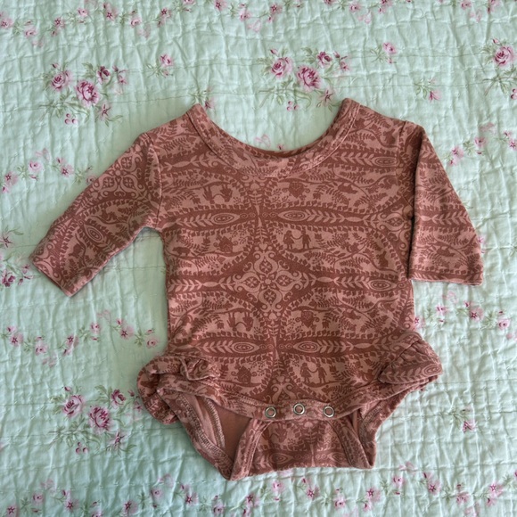 kate quinn Other - Kate Quinn outfit size 0-3 months